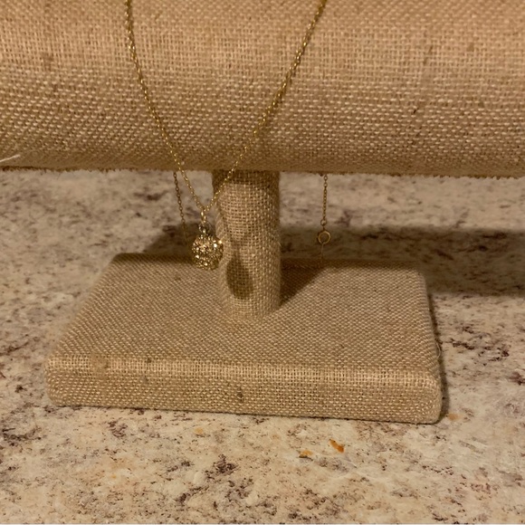 Stunning 🤩 Gold Tone Beautiful round Style crystals necklace!! 🤩 - Picture 6 of 12